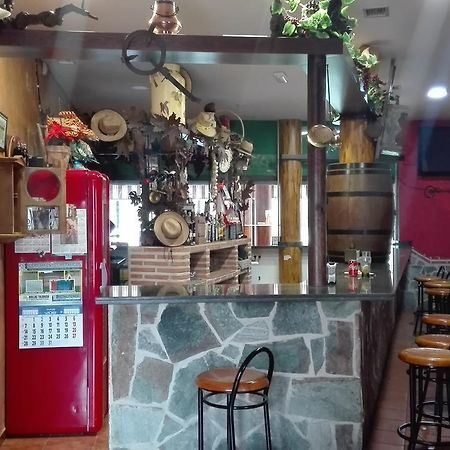 Montearagon Hostal La Aldaba酒店 外观 照片
