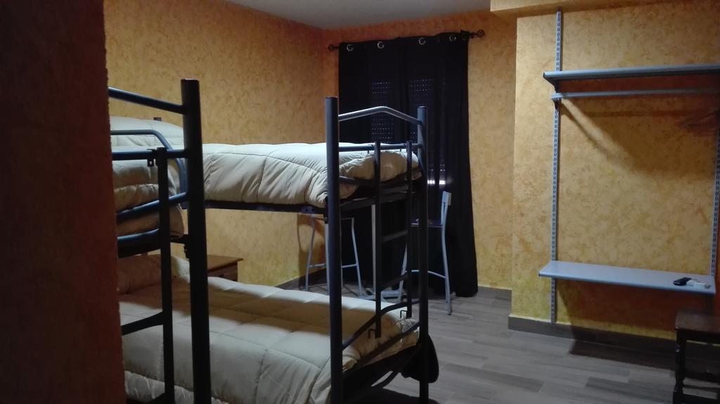 Montearagon Hostal La Aldaba酒店 外观 照片