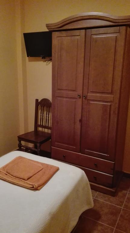 Montearagon Hostal La Aldaba酒店 外观 照片