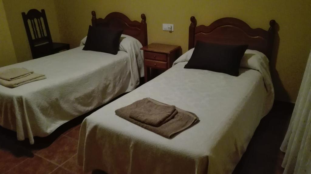 Montearagon Hostal La Aldaba酒店 外观 照片