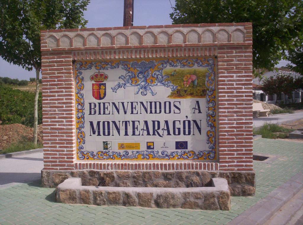 Montearagon Hostal La Aldaba酒店 外观 照片