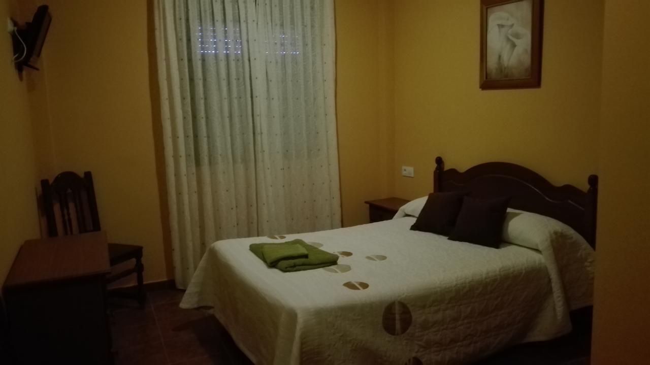 Montearagon Hostal La Aldaba酒店 外观 照片